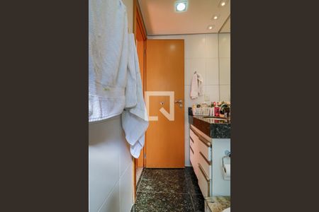 Apartamento à venda com 265m², 4 quartos e 4 vagasBanheiro do Quarto 1 Suíte