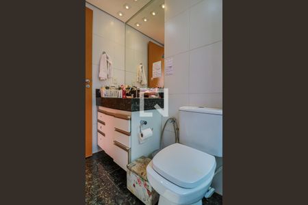 Apartamento à venda com 265m², 4 quartos e 4 vagasBanheiro do Quarto 1 Suíte