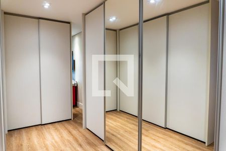 Apartamento para alugar com 130m², 2 quartos e 2 vagas Apartamento para alugar com 130m², 2 quartos e 2 vagasCloset da suíte