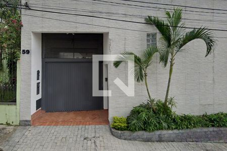 Casa à venda com 280m², 5 quartos e 2 vagasFachada