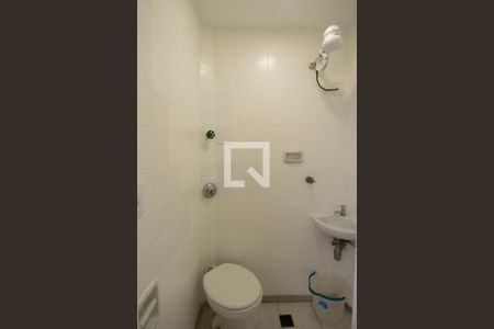 Apartamento à venda com 90m², 3 quartos e sem vaga Apartamento à venda com 90m², 3 quartos e sem vagaBanheiro de Serviço
