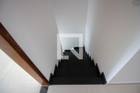 Casa à venda com 250m², 3 quartos e 4 vagasEscada