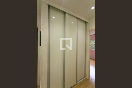 Apartamento para alugar com 163m², 3 quartos e 2 vagas Apartamento para alugar com 163m², 3 quartos e 2 vagasCorredor