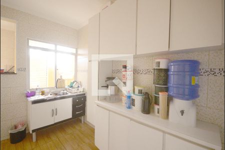 Casa à venda com 352m², 6 quartos e 2 vagas Casa à venda com 352m², 6 quartos e 2 vagasCozinha 4