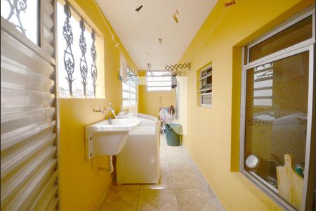 Casa à venda com 352m², 6 quartos e 2 vagas Casa à venda com 352m², 6 quartos e 2 vagasÁrea de Serviço 3