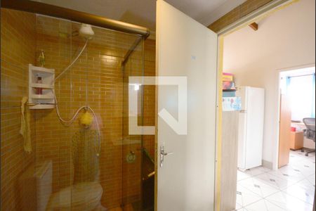 Casa à venda com 352m², 6 quartos e 2 vagas Casa à venda com 352m², 6 quartos e 2 vagasBanheiro 3