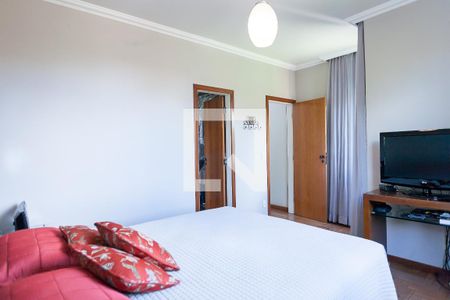 Casa à venda com 309m², 4 quartos e 4 vagassuite