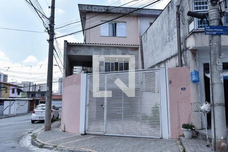 Casa à venda com 135m², 3 quartos e 3 vagas Casa à venda com 135m², 3 quartos e 3 vagasFachada
