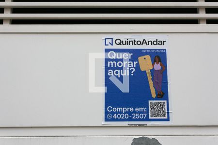 Casa à venda com 367m², 3 quartos e 3 vagas Casa à venda com 367m², 3 quartos e 3 vagasFachada - Placa