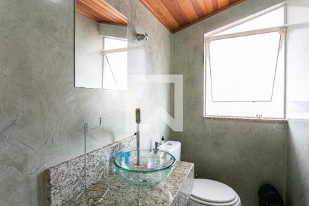 Casa à venda com 367m², 3 quartos e 3 vagas Casa à venda com 367m², 3 quartos e 3 vagasBanheiro do Salão