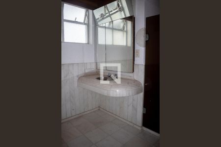 Apartamento para alugar com 282m², 3 quartos e 3 vagasBanheiro