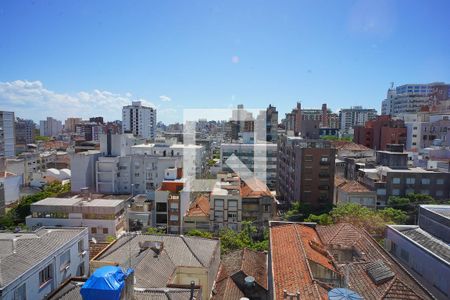Sala - Vista de apartamento para alugar com 2 quartos, 58m² em Independência, Porto Alegre