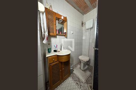 Casa à venda com 243m², 5 quartos e 2 vagasBanheiro 2