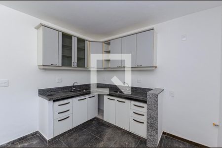 Casa para alugar com 336m², 3 quartos e 2 vagasCozinha 