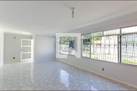 Casa para alugar com 336m², 3 quartos e 2 vagasSala