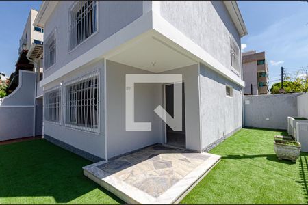Casa para alugar com 336m², 3 quartos e 2 vagasEntrada