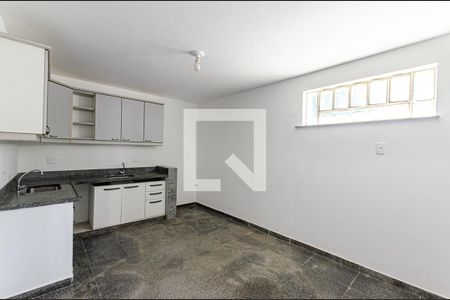 Casa para alugar com 336m², 3 quartos e 2 vagasCozinha 