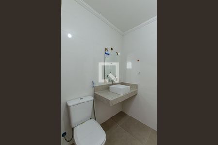 Casa para alugar com 336m², 3 quartos e 2 vagasBanheiro Social