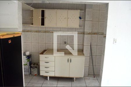 Cozinha de apartamento para alugar com 1 quarto, 20m² em Centro, São Vicente