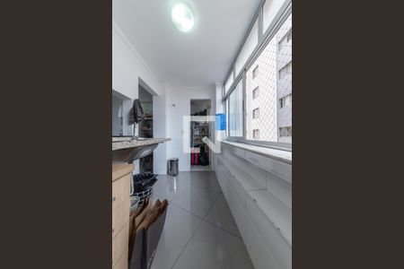 Apartamento à venda com 108m², 3 quartos e 1 vagaÁrea de Serviço