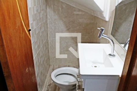 Lavabo de casa de condomínio para alugar com 2 quartos, 60m² em Vila Nova Curuca, São Paulo