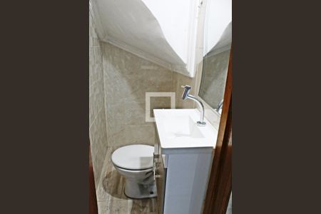 Lavabo de casa de condomínio para alugar com 2 quartos, 60m² em Vila Nova Curuca, São Paulo