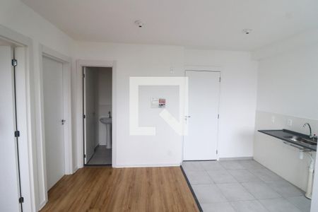 Sala de TV de apartamento para alugar com 2 quartos, 38m² em Guaiaúna, São Paulo