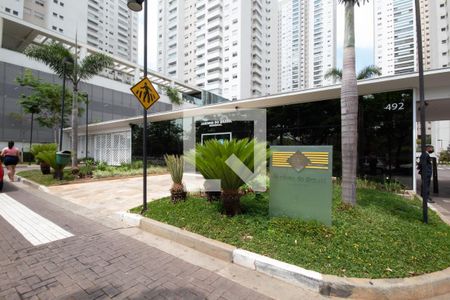 Apartamento para alugar com 67m², 2 quartos e 1 vagaFachada