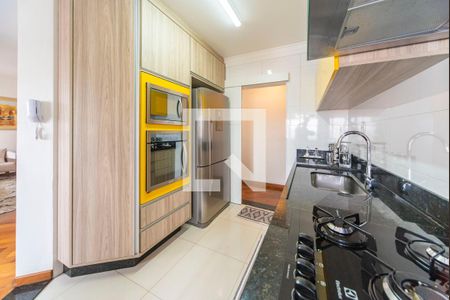 Apartamento à venda com 93m², 2 quartos e 2 vagasCozinha 