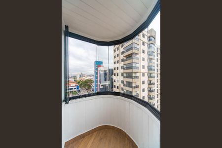 Apartamento à venda com 93m², 2 quartos e 2 vagasVaranda do Quarto 2