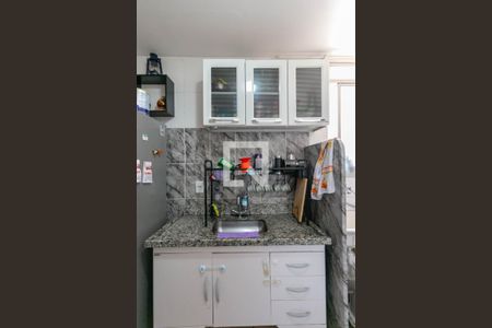 Apartamento à venda com 48m², 2 quartos e 8 vagas Apartamento à venda com 48m², 2 quartos e 8 vagasCozinha e Área de Serviço