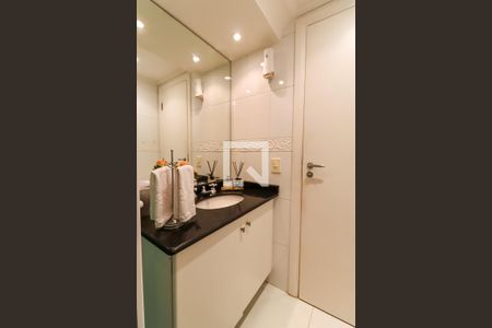 Apartamento à venda com 84m², 3 quartos e 2 vagas Apartamento à venda com 84m², 3 quartos e 2 vagasBanheiro Corredor