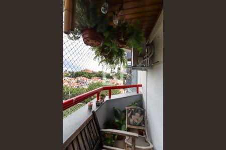 Apartamento à venda com 84m², 3 quartos e 2 vagas Apartamento à venda com 84m², 3 quartos e 2 vagasSacada