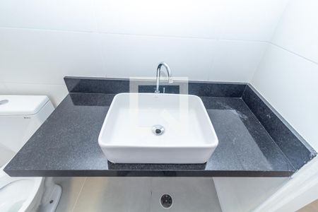 Casa à venda com 180m², 3 quartos e 2 vagas Casa à venda com 180m², 3 quartos e 2 vagasBanheiro 2