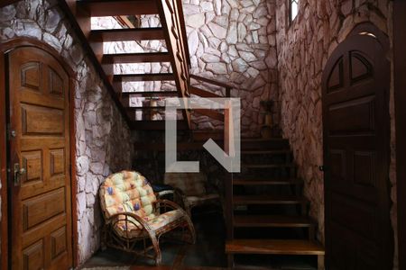 Casa à venda com 360m², 4 quartos e 2 vagasSala de Jantar e escada