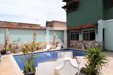Casa à venda com 360m², 4 quartos e 2 vagasÁrea externa - Piscina