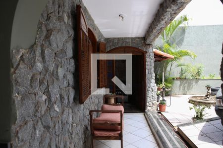 Casa à venda com 360m², 4 quartos e 2 vagasEntrada casa