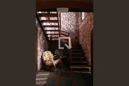 Casa à venda com 360m², 4 quartos e 2 vagasSala de Jantar e escada