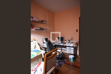 Casa à venda com 360m², 4 quartos e 2 vagasEscritório