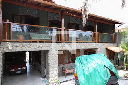 Casa à venda com 360m², 4 quartos e 2 vagasFachada