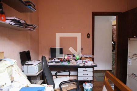 Casa à venda com 360m², 4 quartos e 2 vagasEscritório