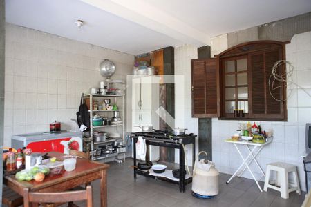 Casa à venda com 360m², 4 quartos e 2 vagasLavanderia 