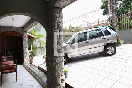 Casa à venda com 360m², 4 quartos e 2 vagasEntrada Casa