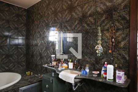 Casa à venda com 360m², 4 quartos e 2 vagasBanheiro Suíte