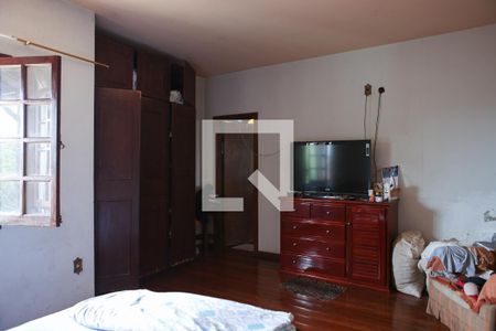 Casa à venda com 360m², 4 quartos e 2 vagasSuíte