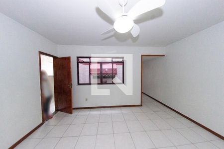 Sala de apartamento para alugar com 2 quartos, 73m² em Brás de Pina, Rio de Janeiro