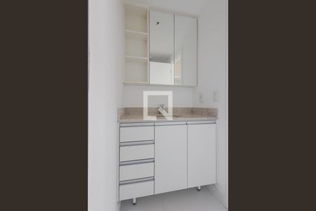 Banheiro de kitnet/studio à venda com 1 quarto, 39m² em Pinheiros, São Paulo