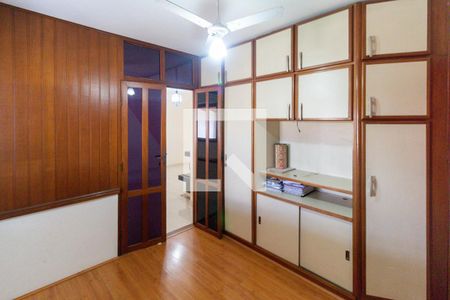 Apartamento à venda com 226m², 4 quartos e 3 vagasEscritório