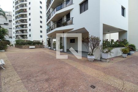 Apartamento à venda com 226m², 4 quartos e 3 vagasEntrada