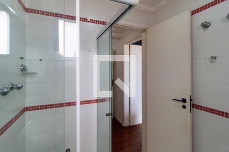 Apartamento à venda com 226m², 4 quartos e 3 vagasBanheiro do quarto 2